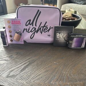 Urban Decay All Nighter Makeup Set - Purple and Black